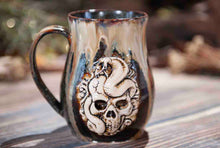 Load image into Gallery viewer, 17 Skull
