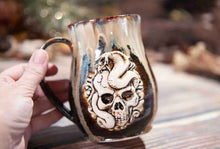 Load image into Gallery viewer, 17 Skull
