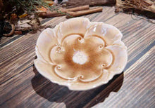 Load image into Gallery viewer, 51 Decorative Swirl Plate
